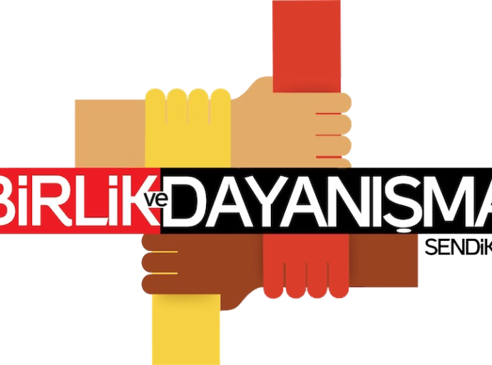 Dört sağlık çalışanının hastalanması sonrası sözleşmelerinin feshedilmesine tepkiler büyüyor.